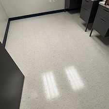 VCT-Stripping-and-Waxing-in-Youngstown-Ohio-Commercial-Floor-Restoration-by-Eco-King 5