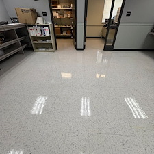 VCT-Stripping-and-Waxing-Services-in-Woodbridge-NJ-Commercial-Floor-Care-Experts 4